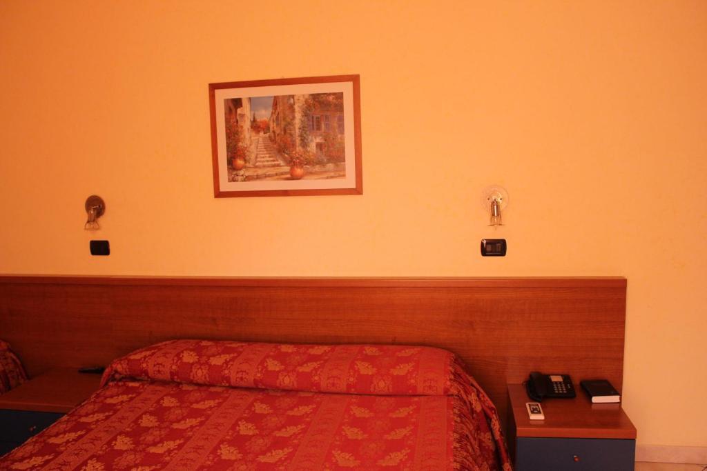 Hotel Леньяно Номер фото