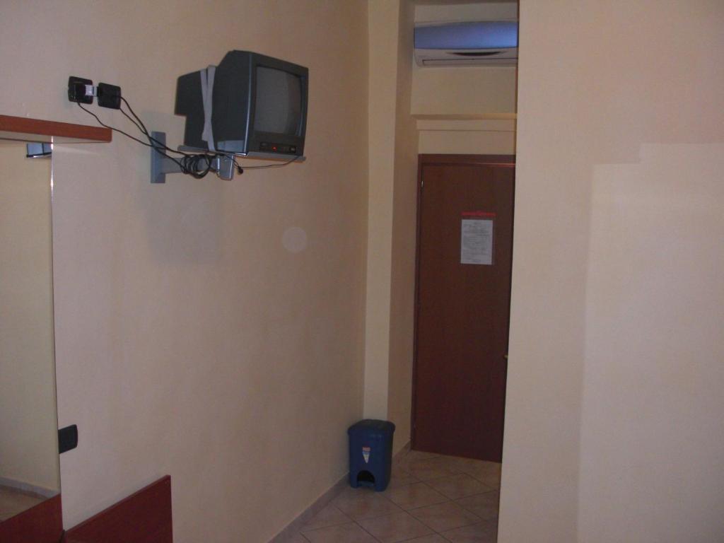 Hotel Леньяно Экстерьер фото