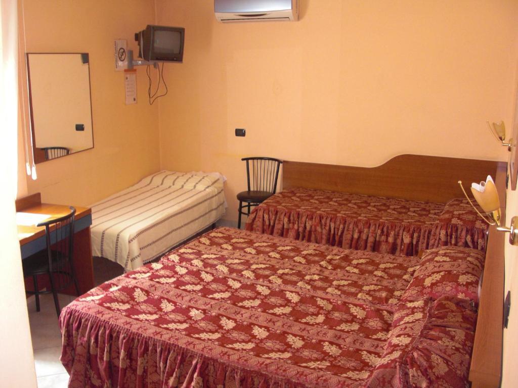 Hotel Леньяно Номер фото