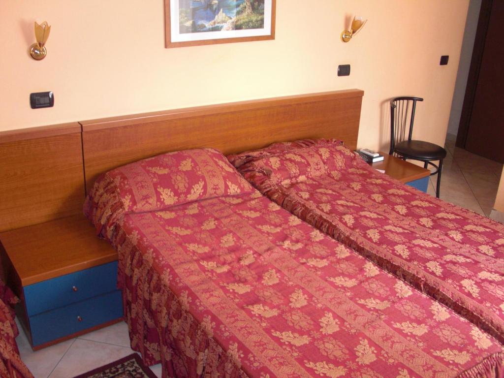 Hotel Леньяно Экстерьер фото