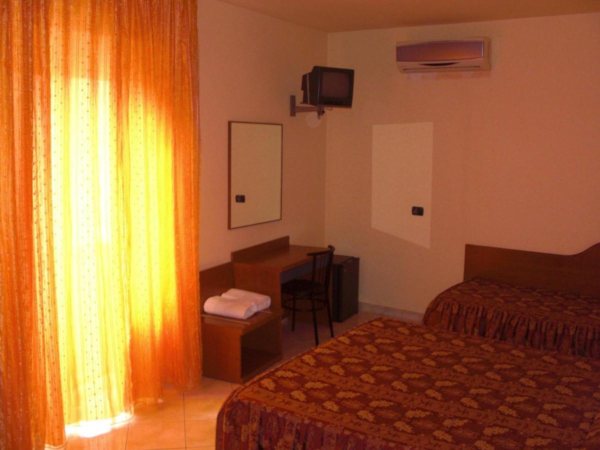 Hotel Леньяно Экстерьер фото