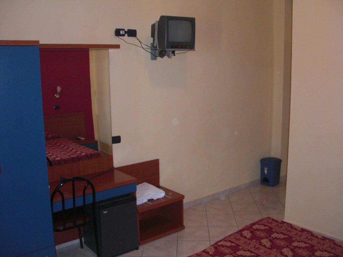 Hotel Леньяно Экстерьер фото