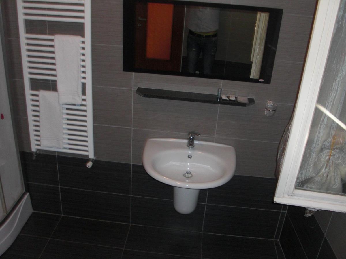 Hotel Леньяно Экстерьер фото