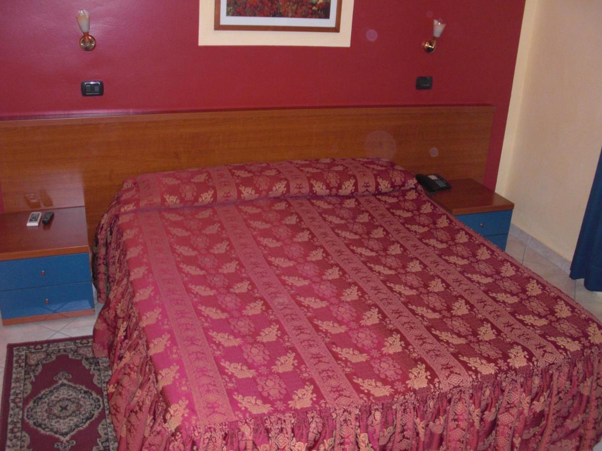 Hotel Леньяно Экстерьер фото