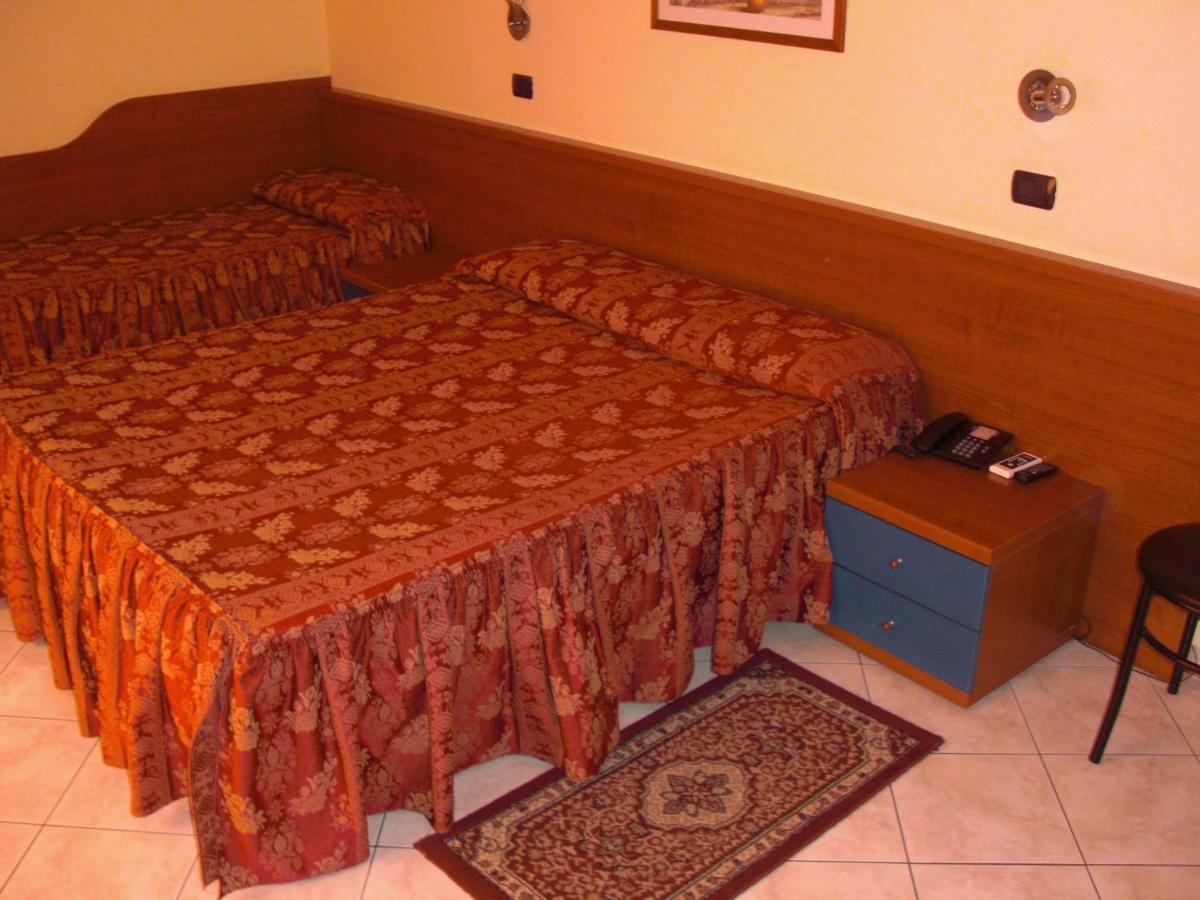 Hotel Леньяно Экстерьер фото