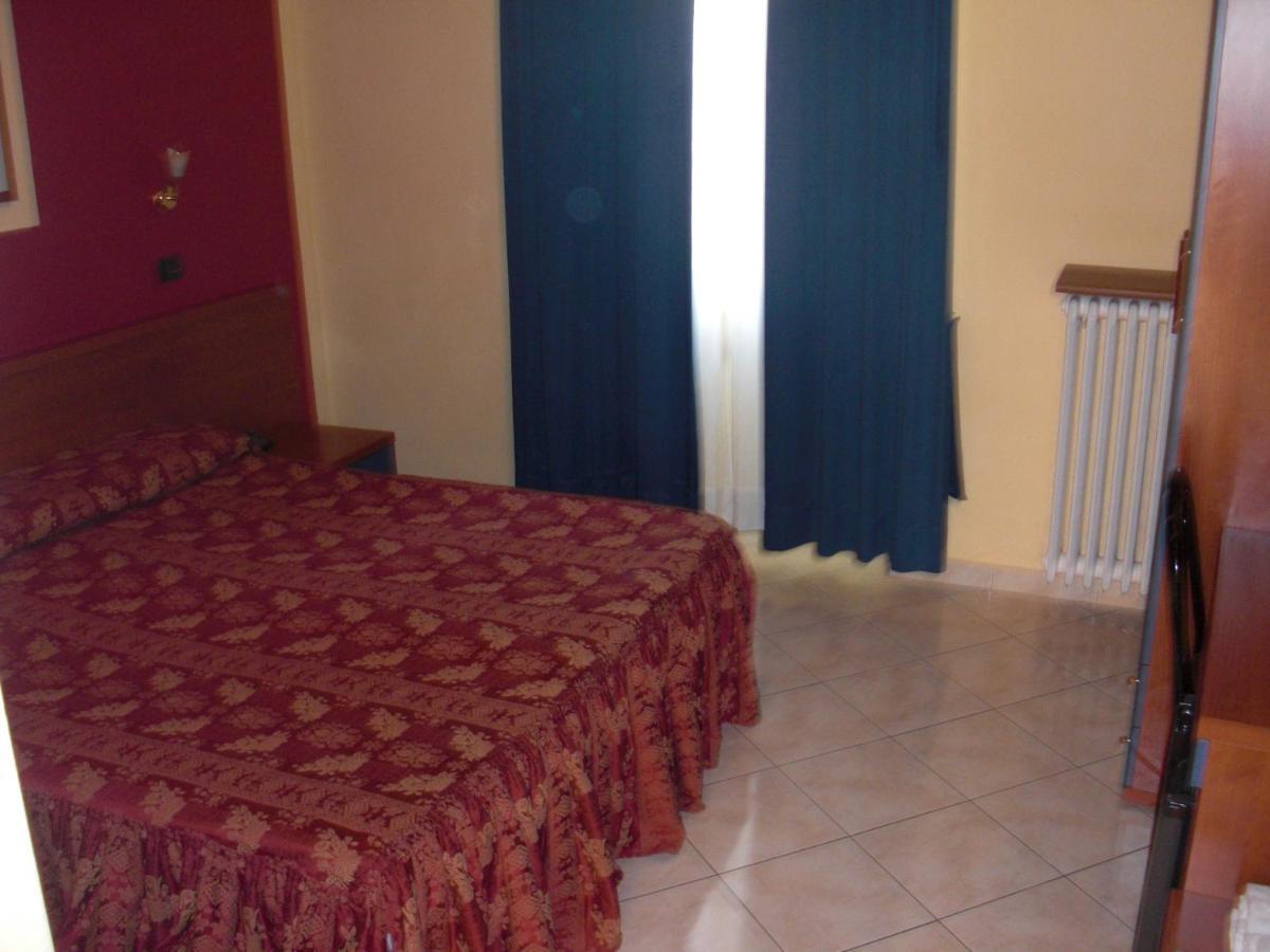 Hotel Леньяно Экстерьер фото